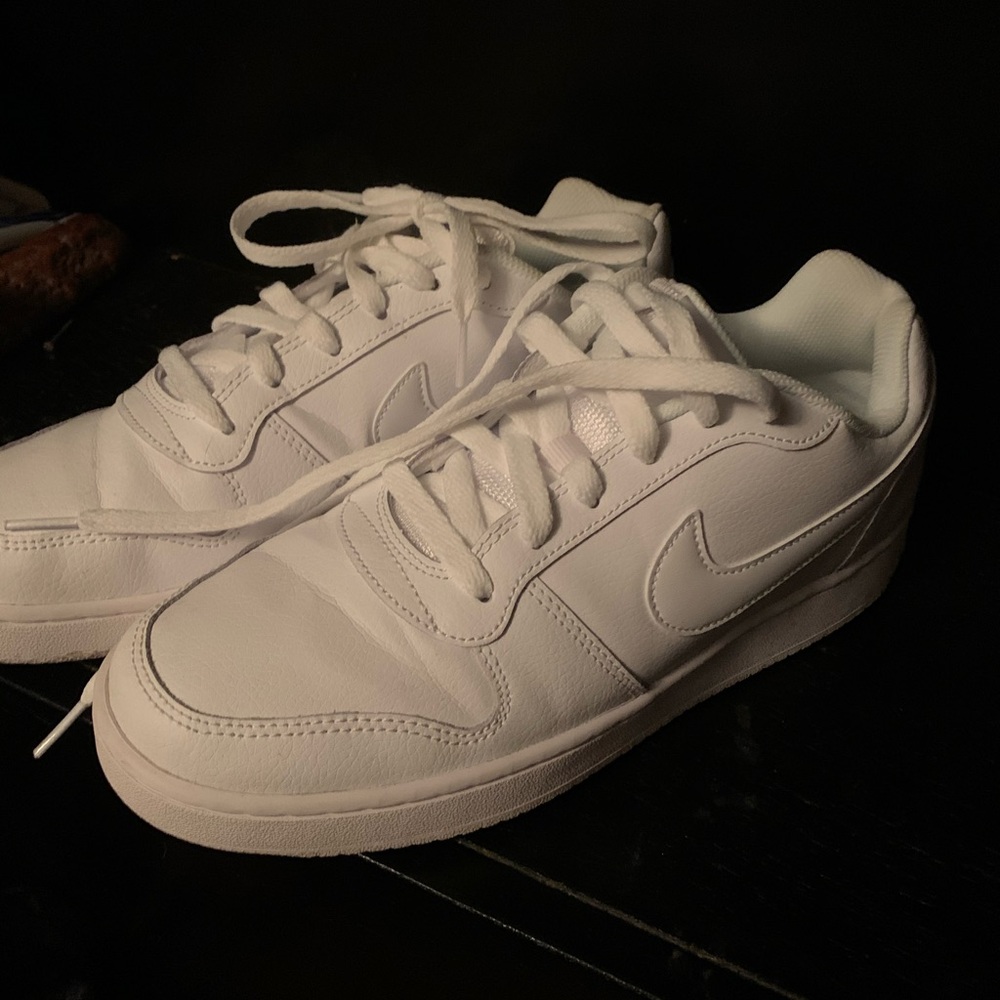 Nike Ebernon